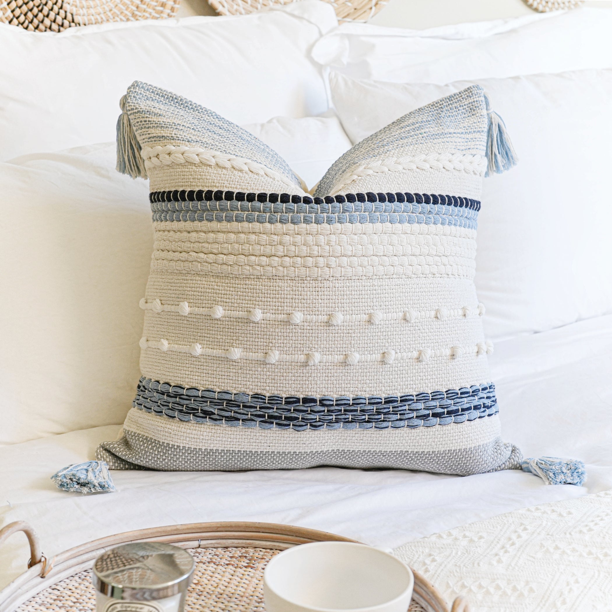 Cream colored throw pillows best sale